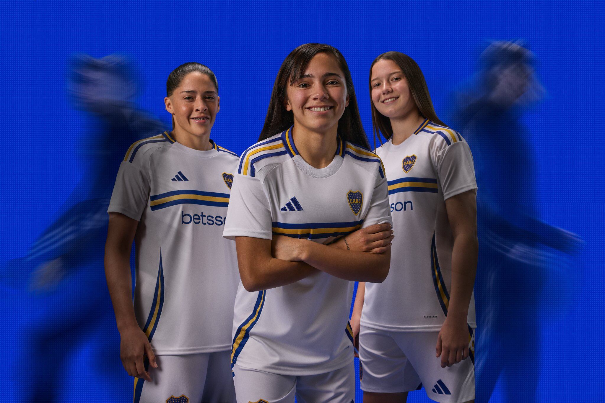 Las Gladiadoras en la presentación de la nueva camiseta suplente de Boca