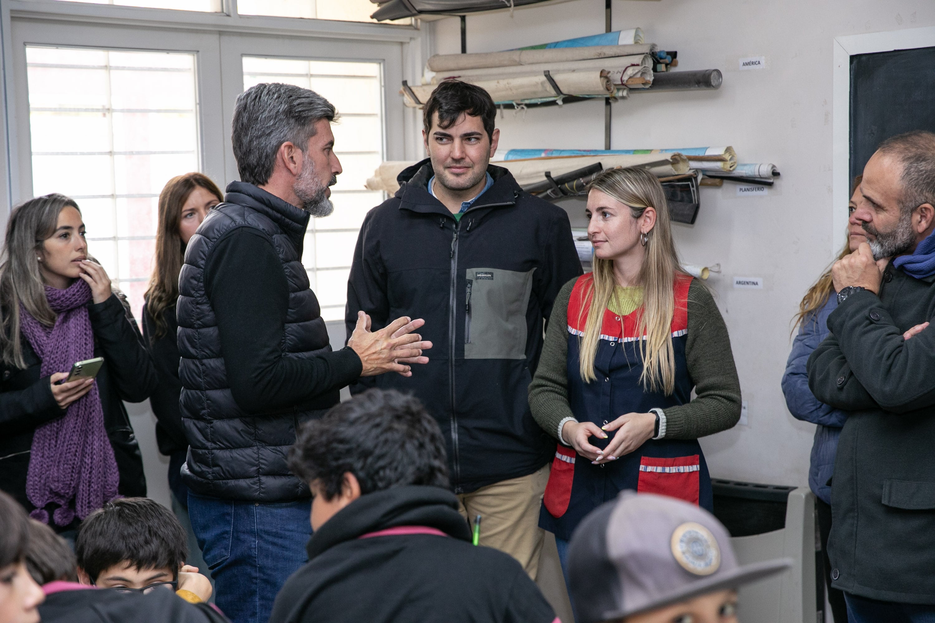 El intendente Ulpiano Suarez visitó la escuela Paroissien para conocer los proyectos que lleva adelante la institución y reforzar lazos colaborativos. Foto: Prensa Ciudad de Mendoza