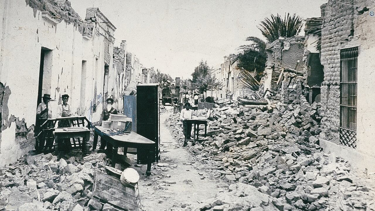 San Juan. Terremoto 15 de Enero 1944.
La ciudad quedó en ruinas y su gente calle