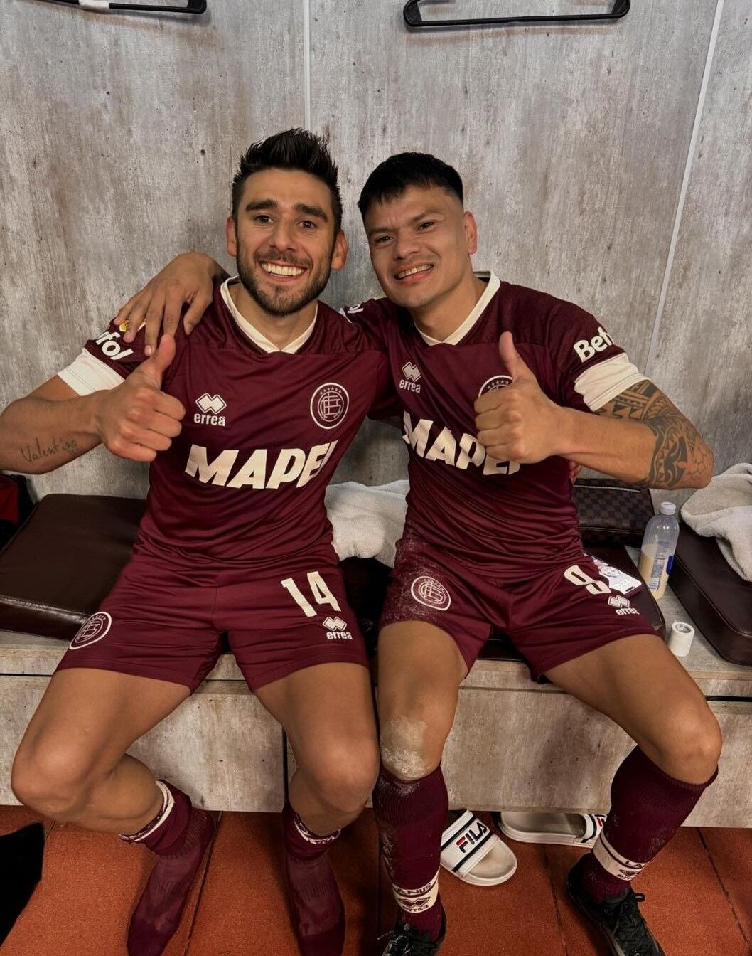 Toto Salvio junto a Walter Bou, las dos figuras de la victoria granate ante Tigre.