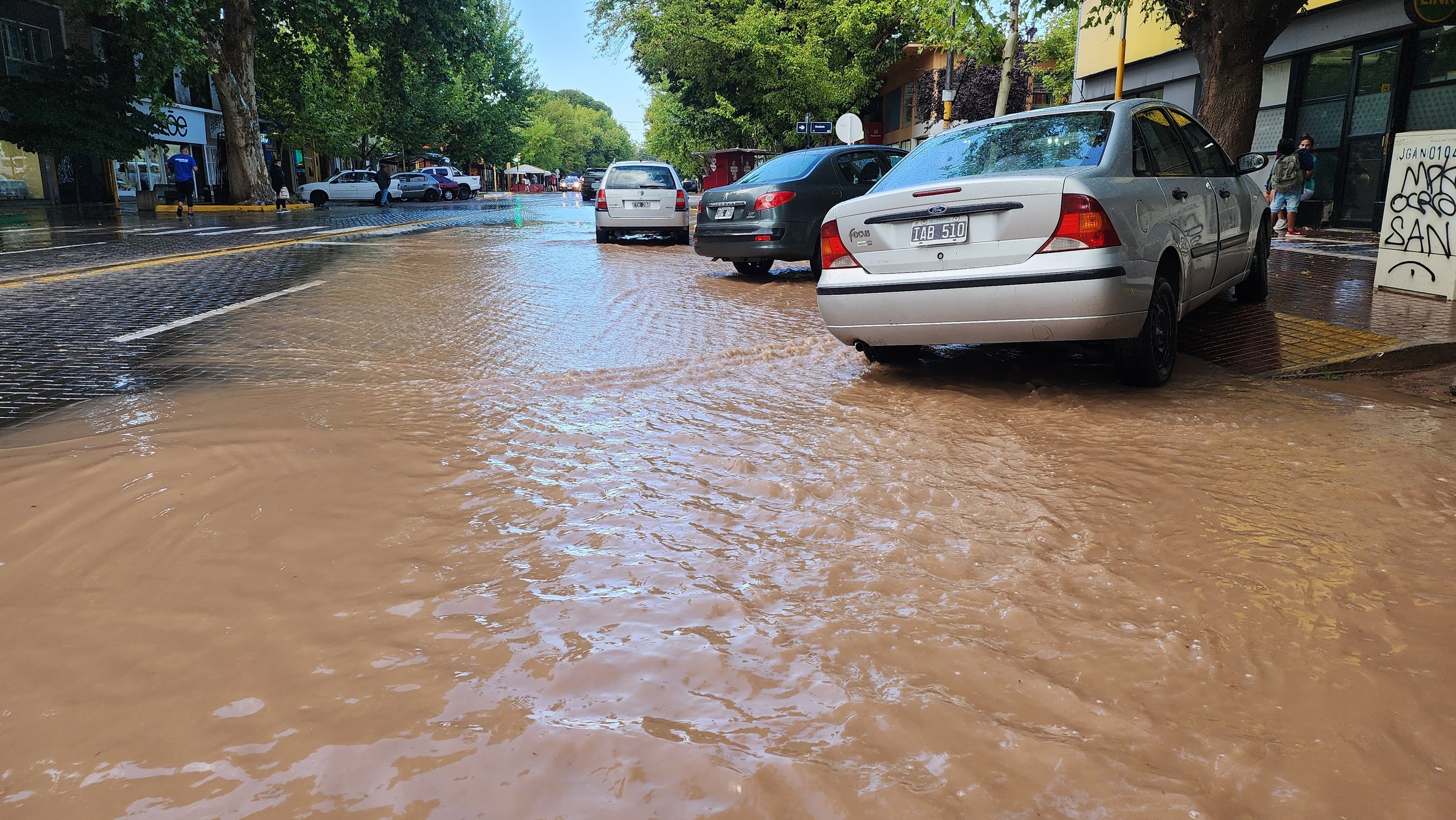 Fuerte tormenta con granizo en Luján de Cuyo: sigue la alerta para varias zonas de Mendoza