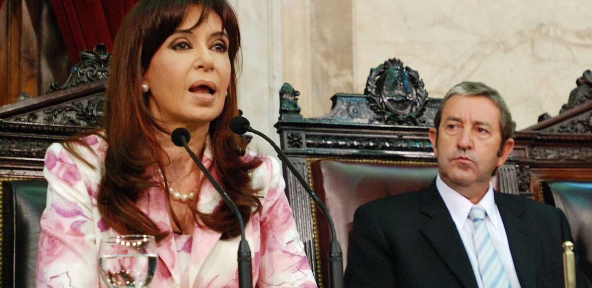 Cristina presentaba en el Congreso la Resolucion 125. Luego Julio Cobos definiría la situacion con su voto "no" positivo. (Foto: Perfil)