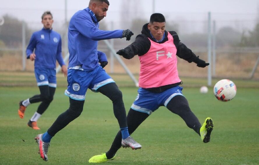 Cristian Chávez y Nahuel Brunet, dos jugadores que podrían tener minutos en Copa Argentina.