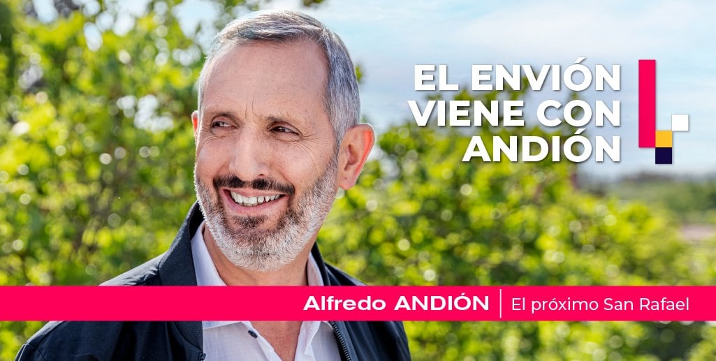 Así se promociona el empresario en las redes sociales.