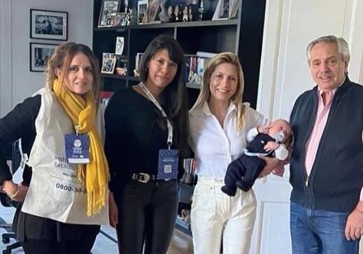 El presidente Alberto Fernández compartió el momento en que fue censado junto a la primera dama y su hijo menor. Instagram