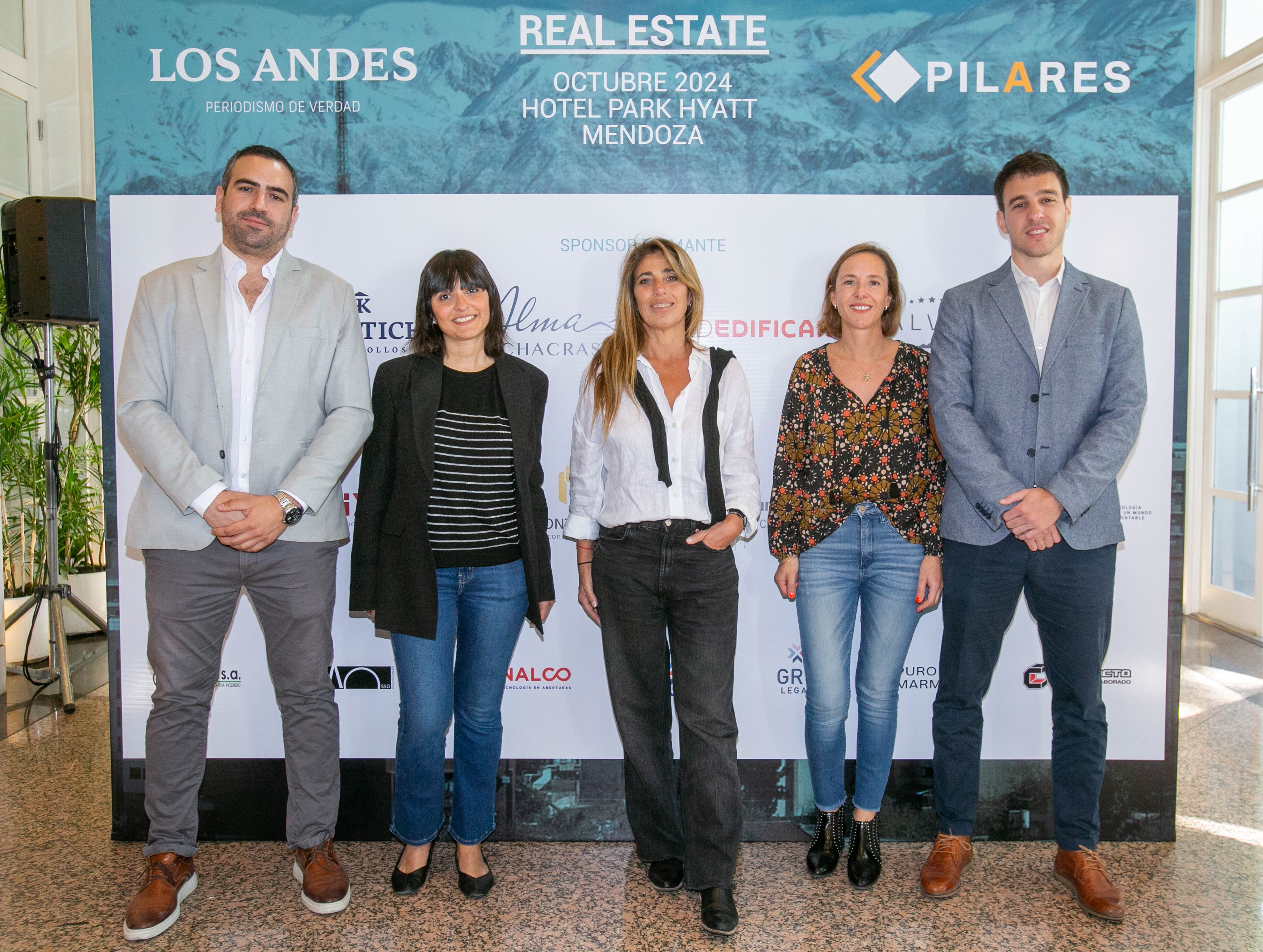 Federico Duek, Violeta Calviñio, Roxana Scianca, Julia Garro y Lucas Gourdy de Criba. Fotos: Gentileza.