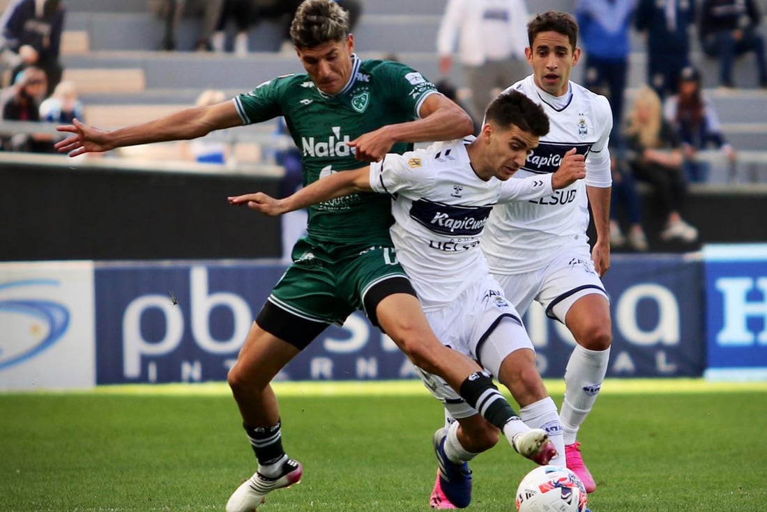 Sarmiento pegó primero ante Gimnasia (Foto: Prensa Gelp).