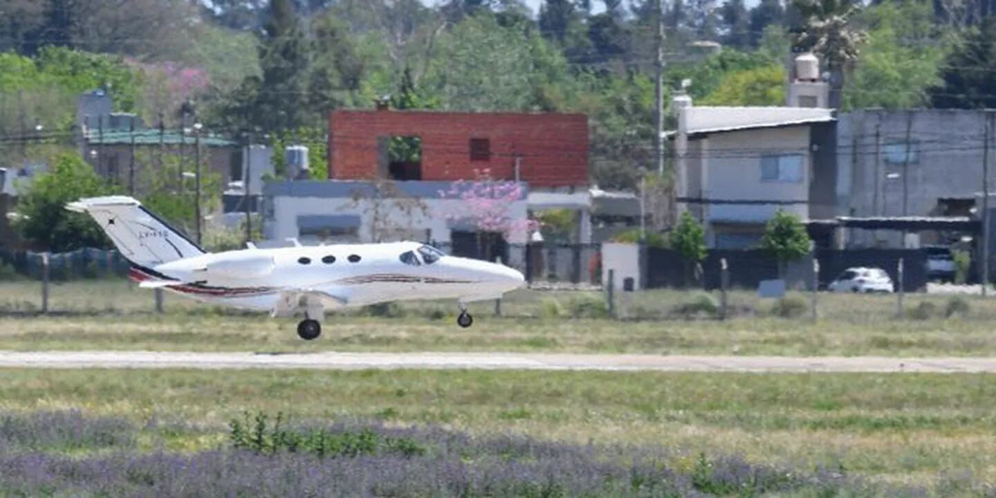 El capitán de la Selección argentina llegpo a Rosario en su avión privado. Gentileza:TN.