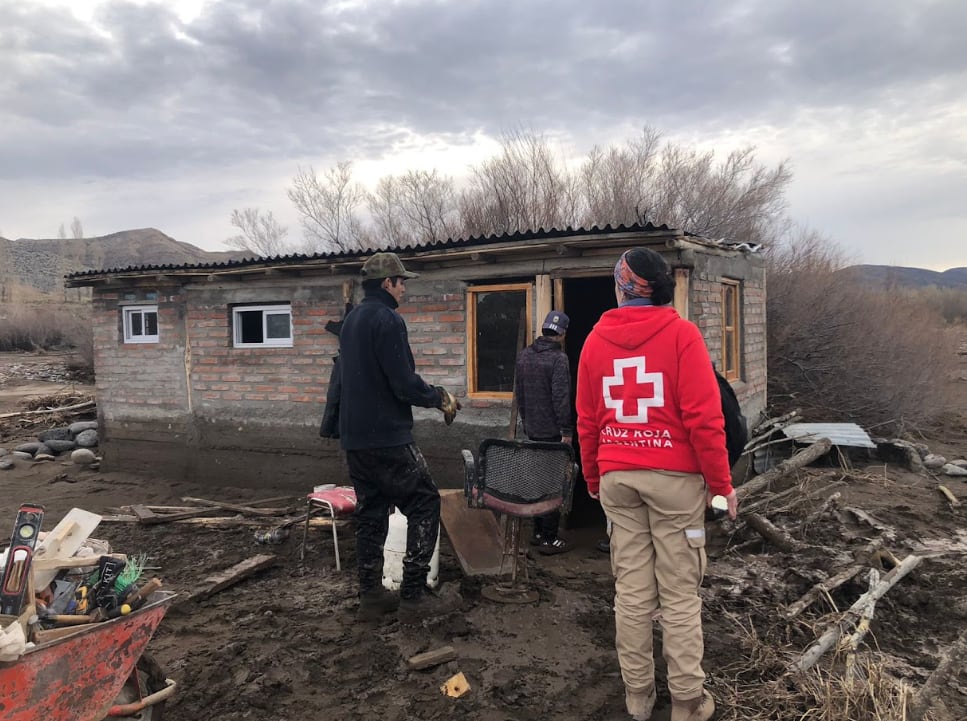 Fotos y videos: así trabaja la Cruz Roja en las zonas más golpeadas por las inundaciones en Neuquén. Foto: Cruz Roja Argentina