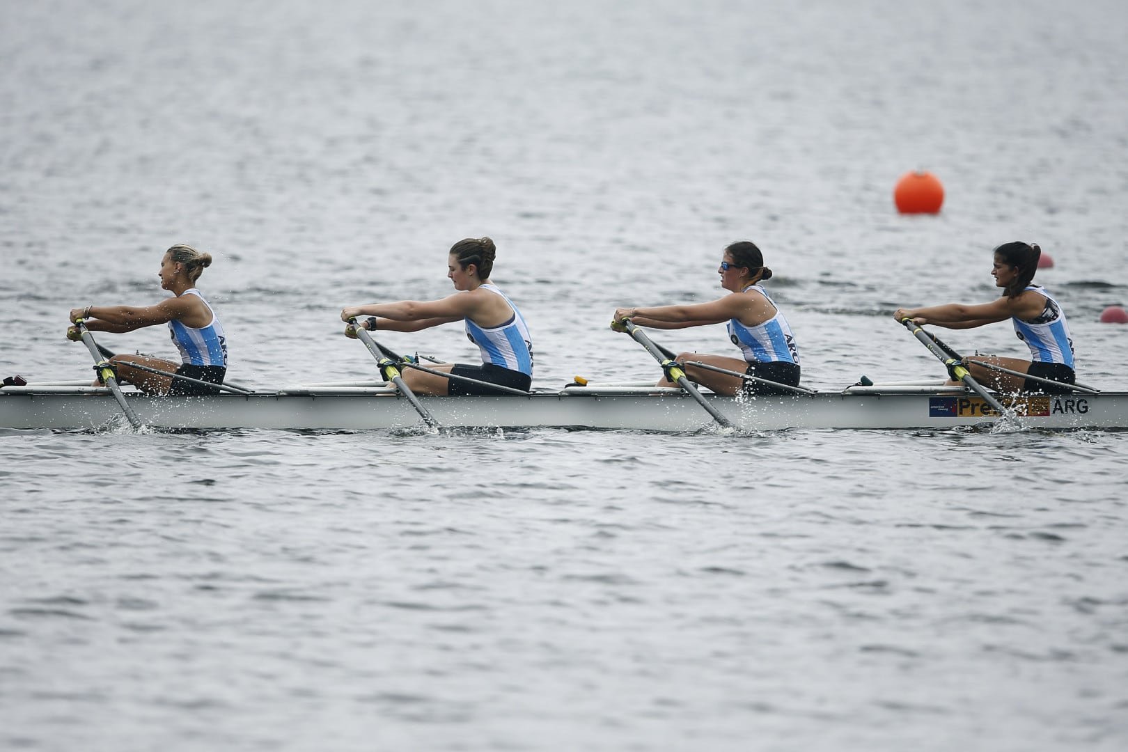 Medalla de plata para Candela Cappa y el equipo argentino de remo junior.