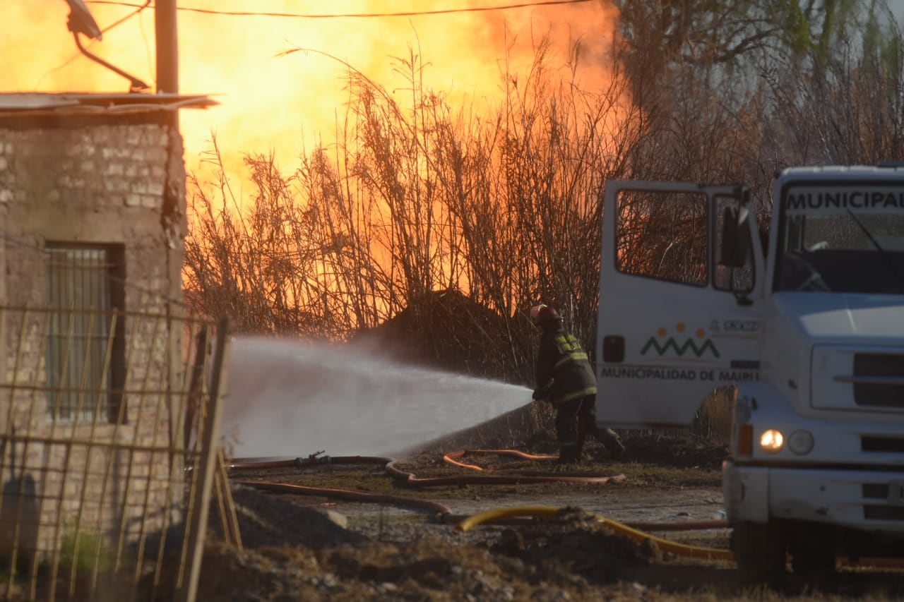 El fuego se empezó a expandir en la zona - José Gutiérrez