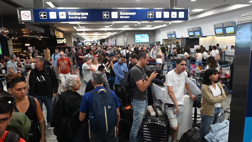 Demoras y cancelaciones en Aeroparque y Ezeiza por una asamblea gremial (Gentileza)