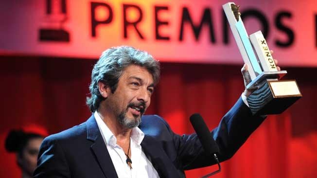 PREMIOS KONEX. Sostiene su premio Ricardo Darín.