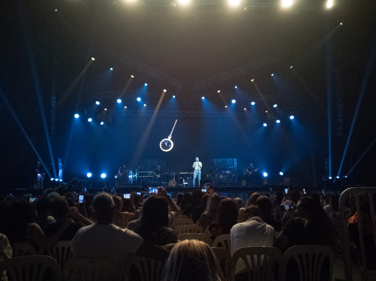 El cantante de pop melódico se presentó en Maipú ante un estadio repleto. Foto: Antonella Ramirez / Los Andes