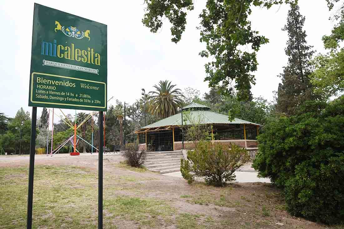 El parque General San Martín de Ciudad, se prepara para el 125° aniversario de su creación.
Rotonda en la zona de la calesita del parque.