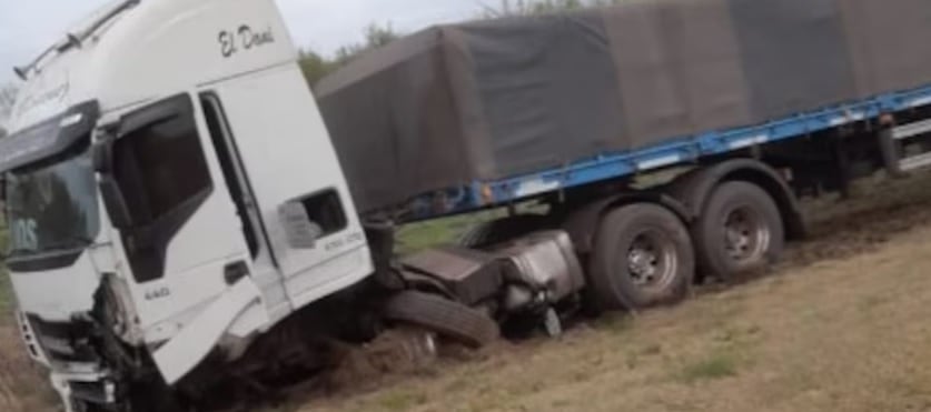 Un menor de 16 años chocó de frente contra un camionero mendocino, partió el auto y murió