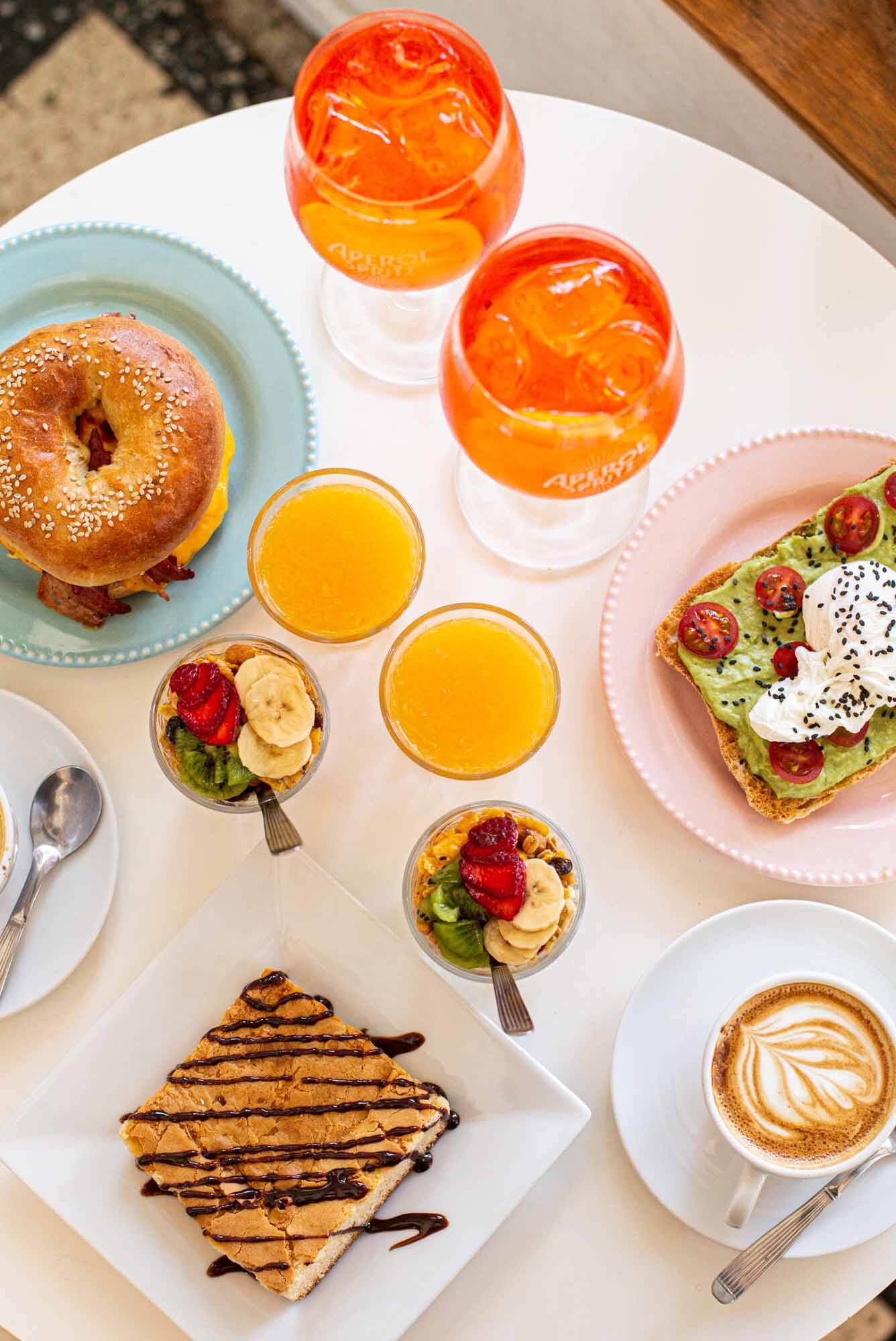 El Aperol Spritz es un clásico ideal para acompañar el brunch.