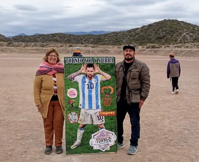 Fabián Vargas junto a Sandra, su mamá, quien siempre lo apoyó.