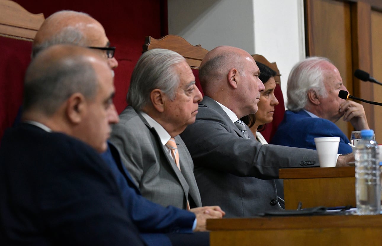 La Suprema Corte de Justicia de la provincia de Mendoza en pleno.
Foto: Orlando Pelichotti 