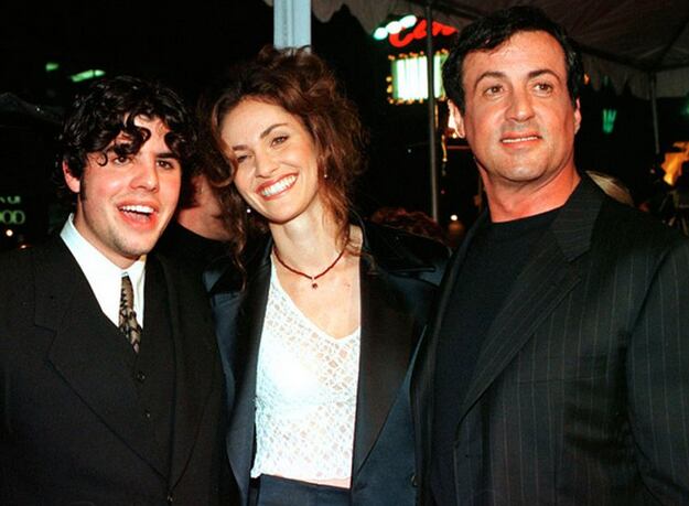 Sage, junto a sus padres, Sasha Czack y Silvester Stallone