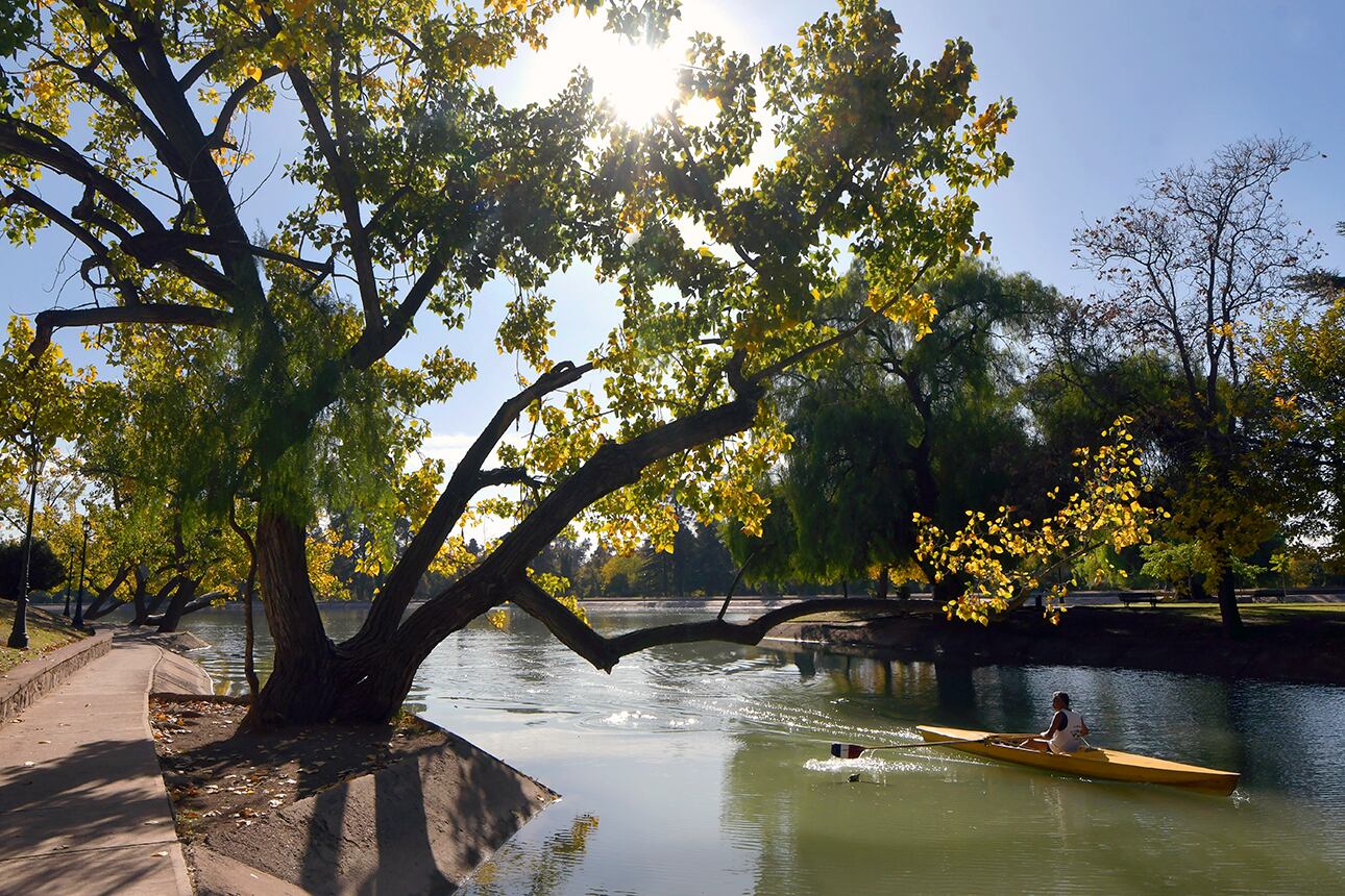 Otoño en Mendoza en el Parque General San Martín - Foto: Orlando Pelichotti / Los Andes