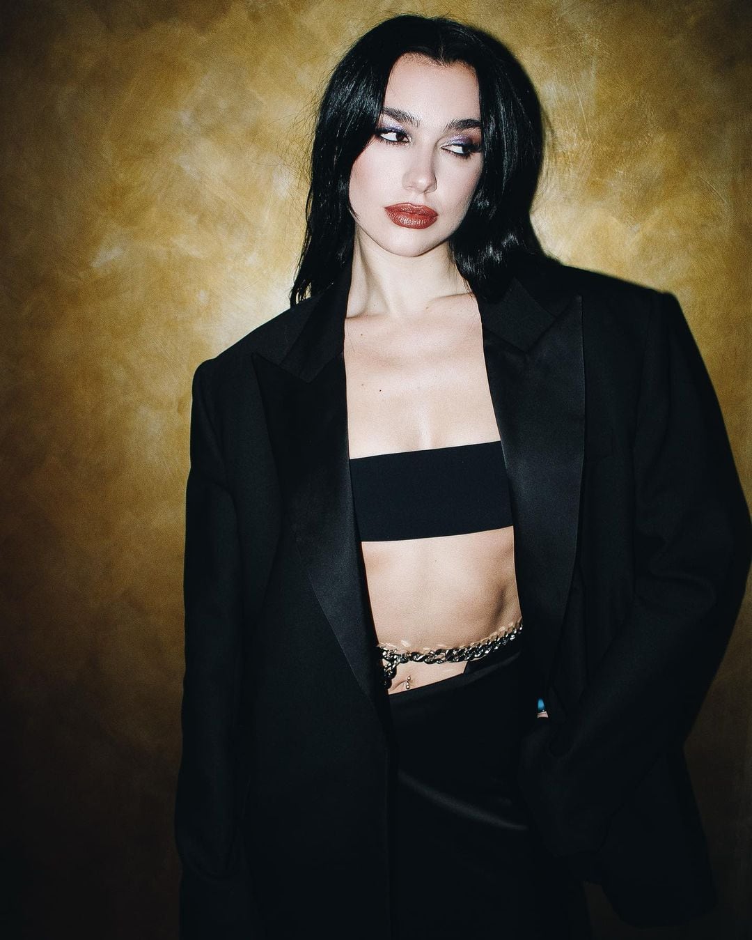 Dua Lipa enamoró con su outfit