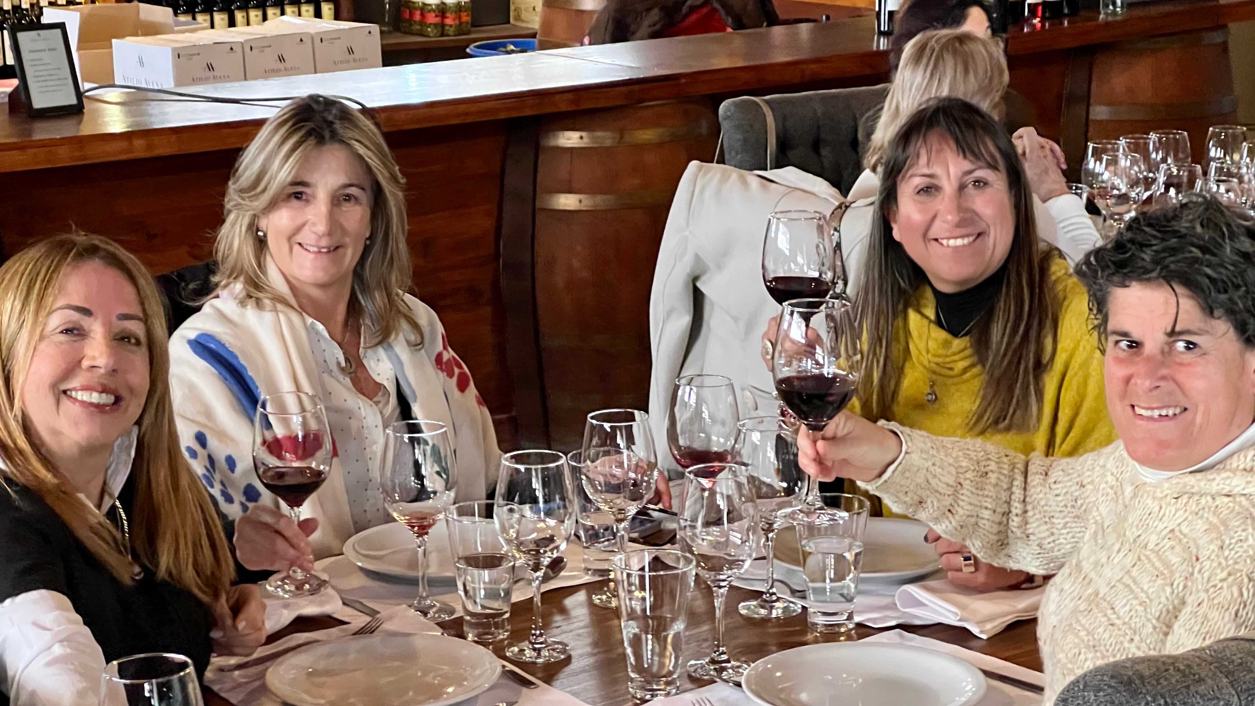 Adriana Martínez, Claudia Yanzón, Bettina Konjak y Luz Castro.