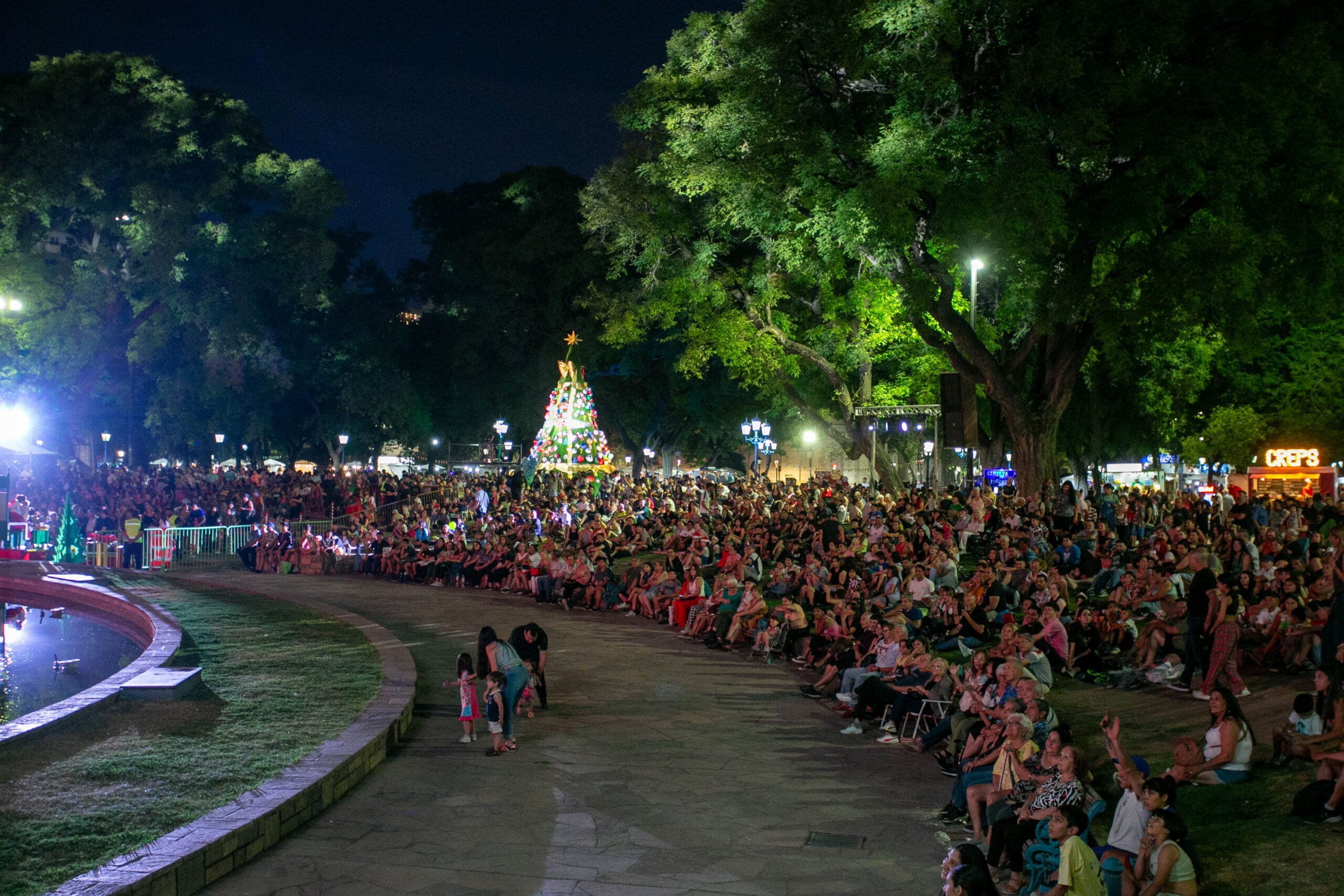 Con dos noches mágicas, más de 15 mil personas celebraron la Navidad en la Ciudad