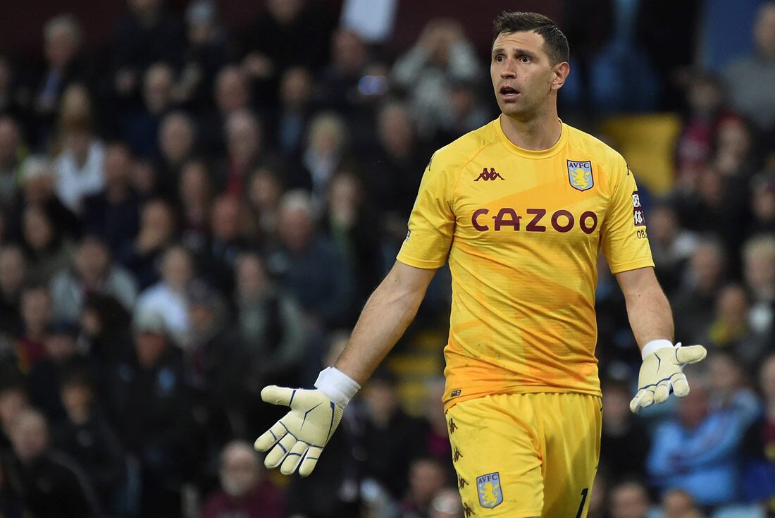 Emiliano Martínez, arquero del Aston Villa de Inglaterra. (AP)