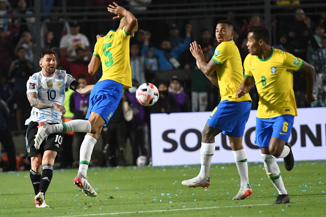 Eliminatorias Qatar 2022. La selección argentina se enfrentó a Brasil en el estadio Bicentenario de San Juan en una nueva fecha de las eliminatorias para el mundial del 2022.