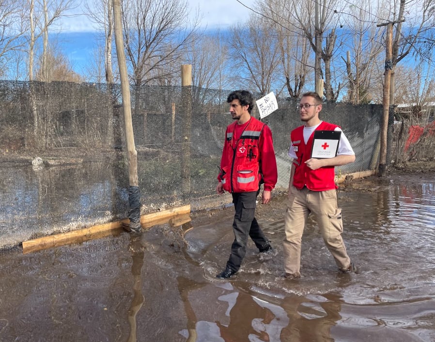 Fotos y videos: así trabaja la Cruz Roja en las zonas más golpeadas por las inundaciones en Neuquén. Foto: Cruz Roja Argentina