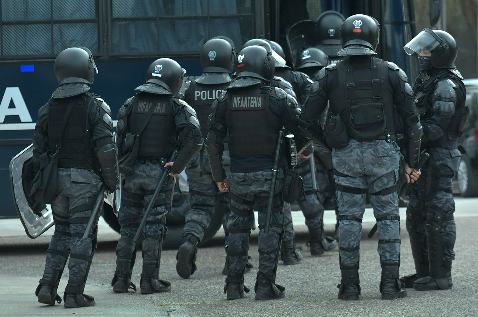 Mendoza 22 Agosto  de 2021 Deportes
Fútbol Primera Nacional: en el estadio Malvinas Argentinas, el Club Sportivo  Independiente Rivadavia igualó 1-1 con Almagro.
Policía Infantería realizó operativo policial
Foto: Orlando Pelichotti 