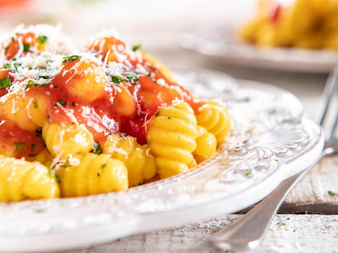 Si buscas una alternativa más fit de esta clásica pasta, te dejamos la receta de estos de calabaza que son una bomba.