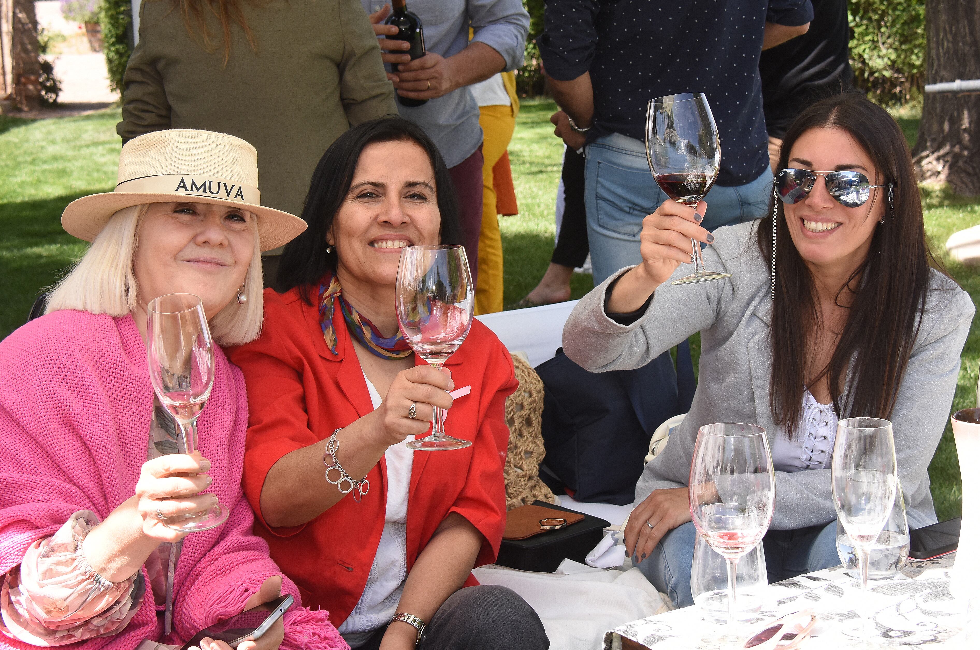 Fátima Villagra, Geysi García y Celeste Foschi. Ph Eduardo Dolengiewich.