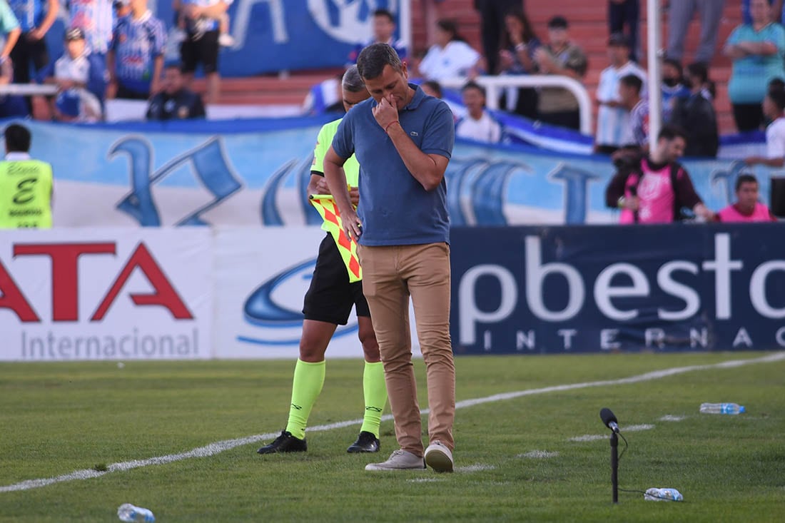 Diego Flores, ex DT de Godoy Cruz Antonio Tomba
Foto: José Gutierrez / Los Andes