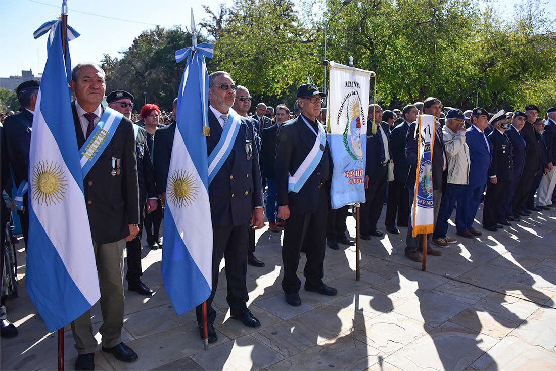 Acto conmemorativo por los 40 años de la guerra de Malvinas. En casa de gobierno se llevo a cabo un acto en el que participaron autoridades politicas y de las fuerzas armadas, donde brindaron reconocimiento a veteranos y caidos en el conflicto del Atlantico Sur en 1982
foto: Mariana Villa / Los Andes