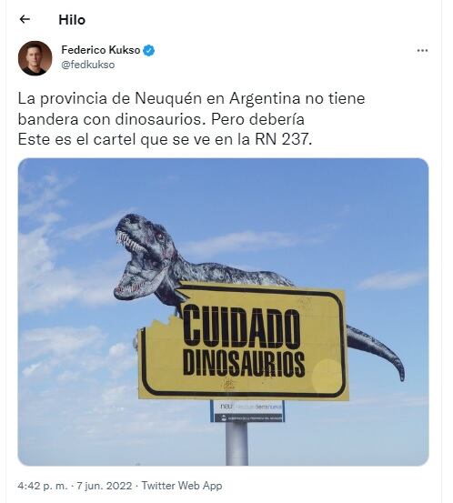 Un periodista reconocido pidió por Twitter que Neuquén coloque un dinosaurio en su bandera.