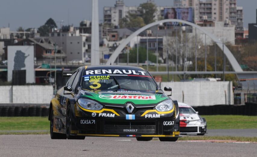 Antonino García, invitado de Pernía, cerró el viernes adelante en el Súper TC2000