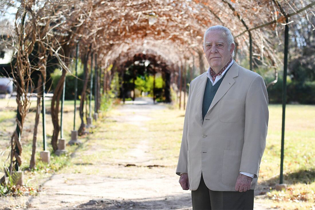 Luis Mathus Escorihuela abogado, académico y político argentino de la Unión Cívica Radical que se desempeñó como senador nacional por la provincia de Mendoza entre 1983 y 1986.
Foto: José Gutierrez / Los Andes