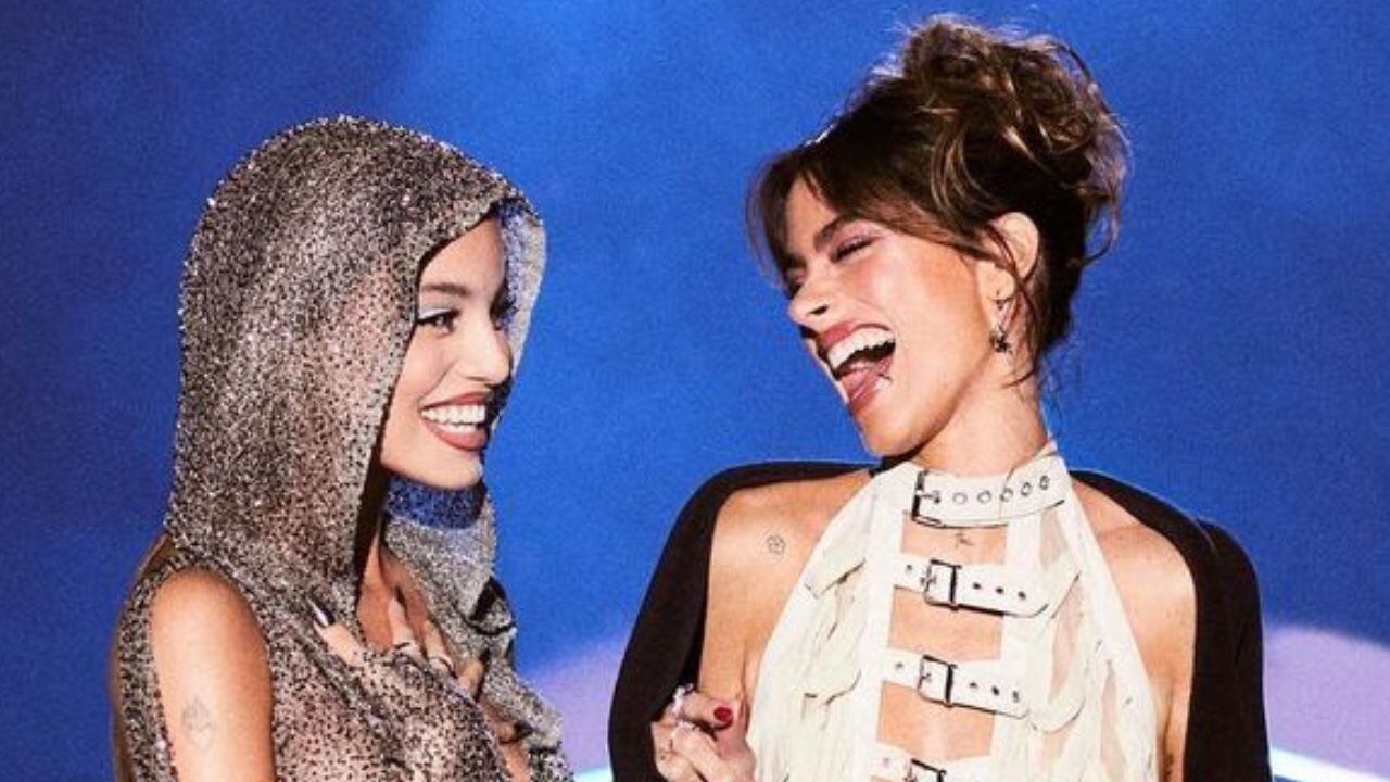 Tini Stoessel y Emilia Mernes.