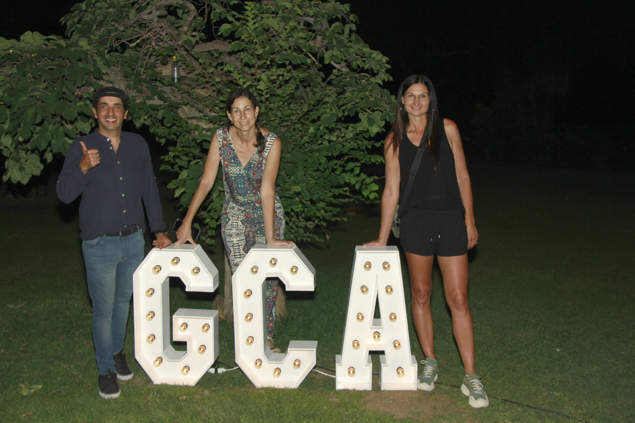 Lalo Simón, Daniela y Samanta Gallego.