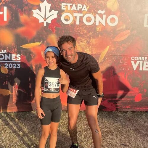 Nicolás Cabré acompañó a Rufina en su primera maratón. (Fotos de Instagram @nicolascabre80)