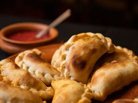 Las empanadas salteñas no son picantes y son pequeñas. Gentileza: Salta Soy.