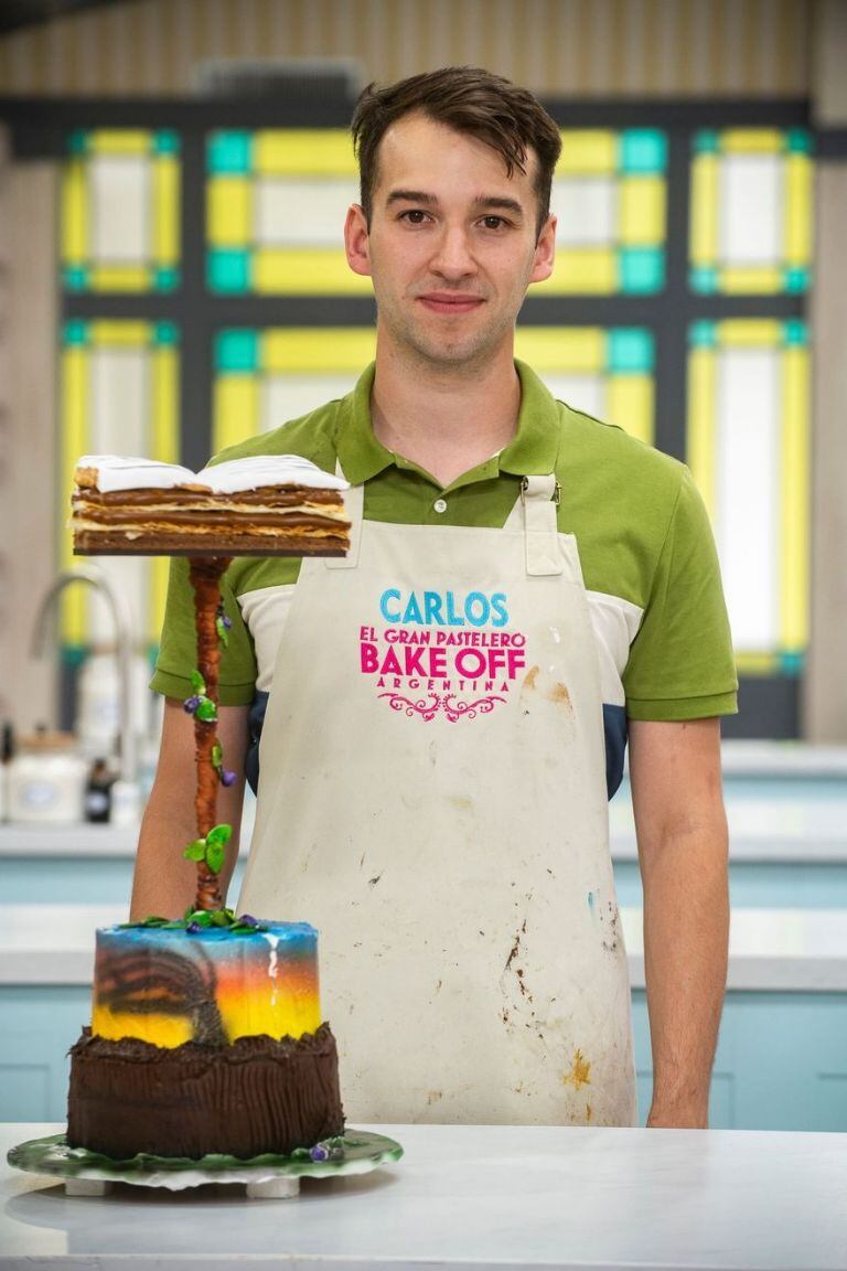 Carlos es el ganador de Bake Off Argentina 2021.