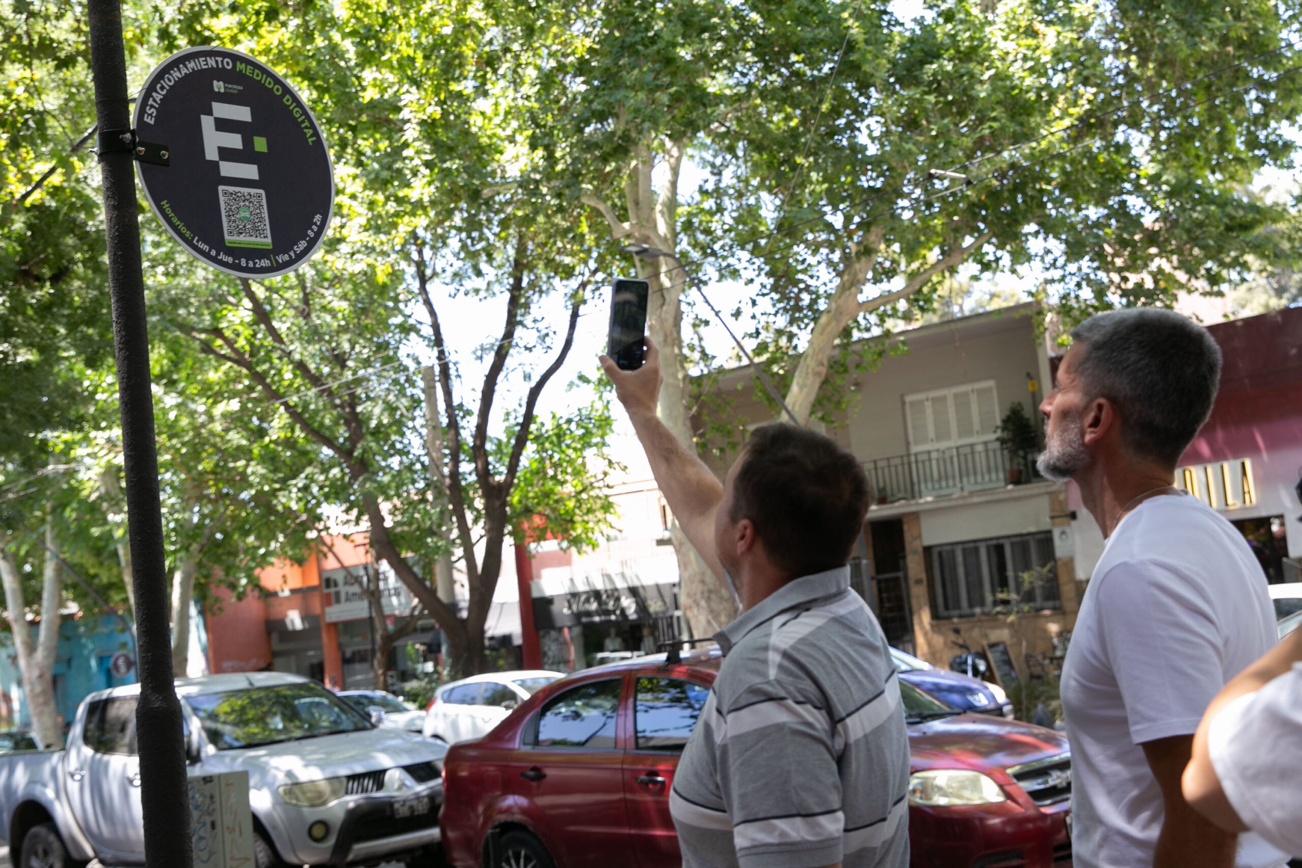 Ulpiano Suarez destacó la gran aceptación del sistema de Estacionamiento Medido Digital a un mes de su aplicación