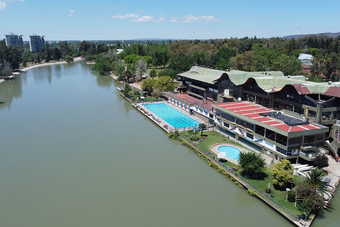 El Lago un paseo obligado para los visitantes. 