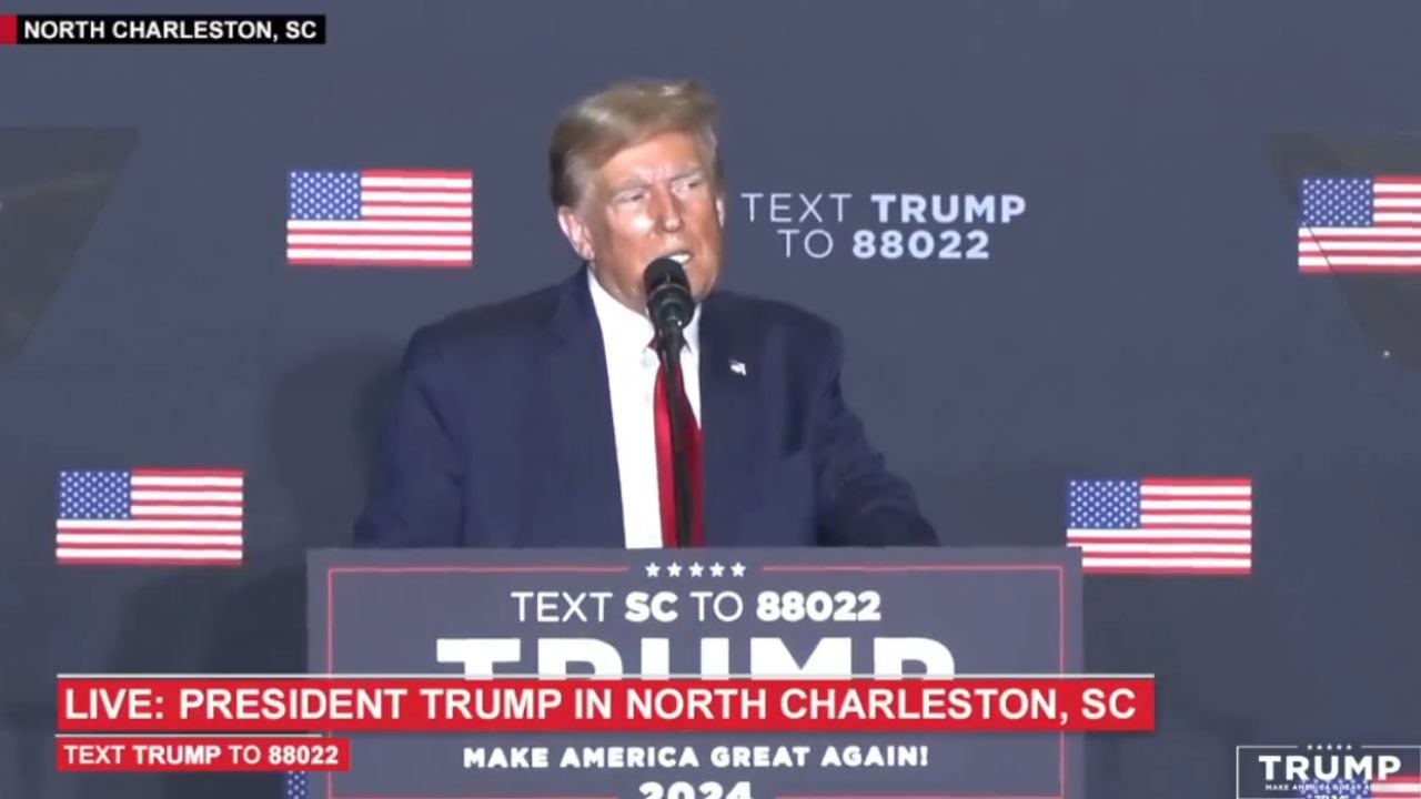 Trump durante su acto de campaña rumbo a las elecciones de noviembre en Estados Unidos. Foto: captura.