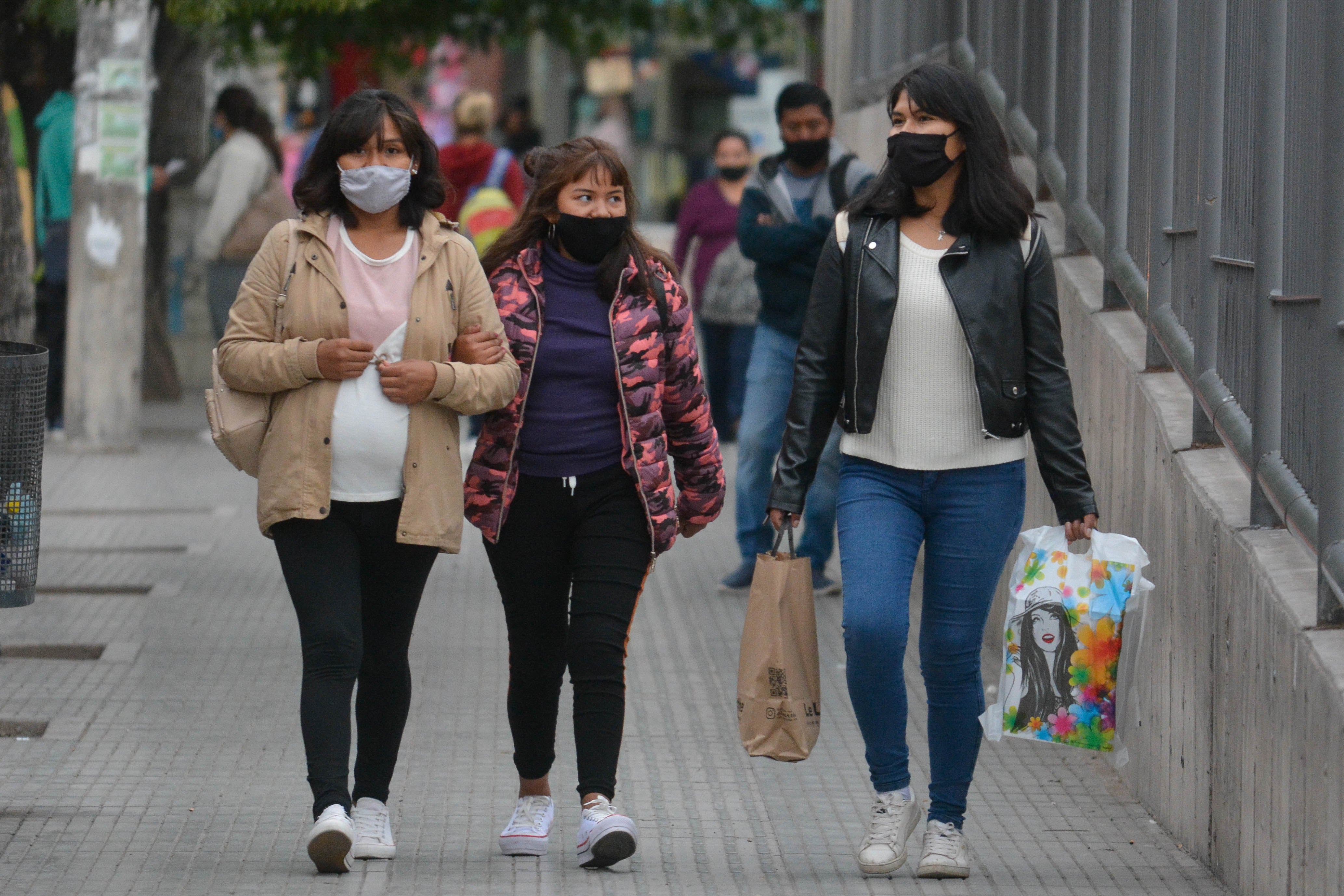 Pese a que Mendoza figuraba en "alarma" a principio de mes, Suárez tomó medidas diferentes a las pedidas por Fernández - Foto: 