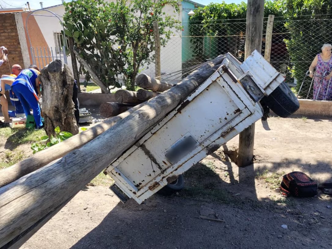 Un tráiler se desprendió de una camioneta, golpeó y mató a una mujer en Junín. Foto: Infobae