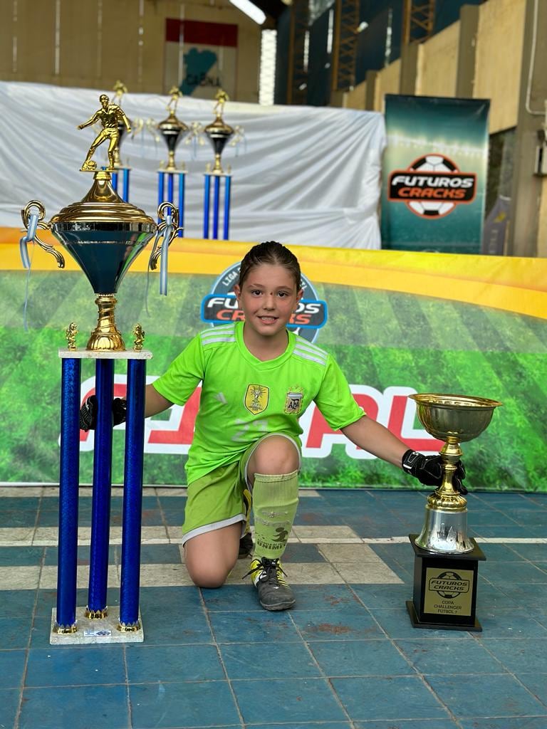 Bruno Soriano, uno de los chicos mendocinos que sueña con ser el próximo "Dibu" Martínez. Foto: Gentileza